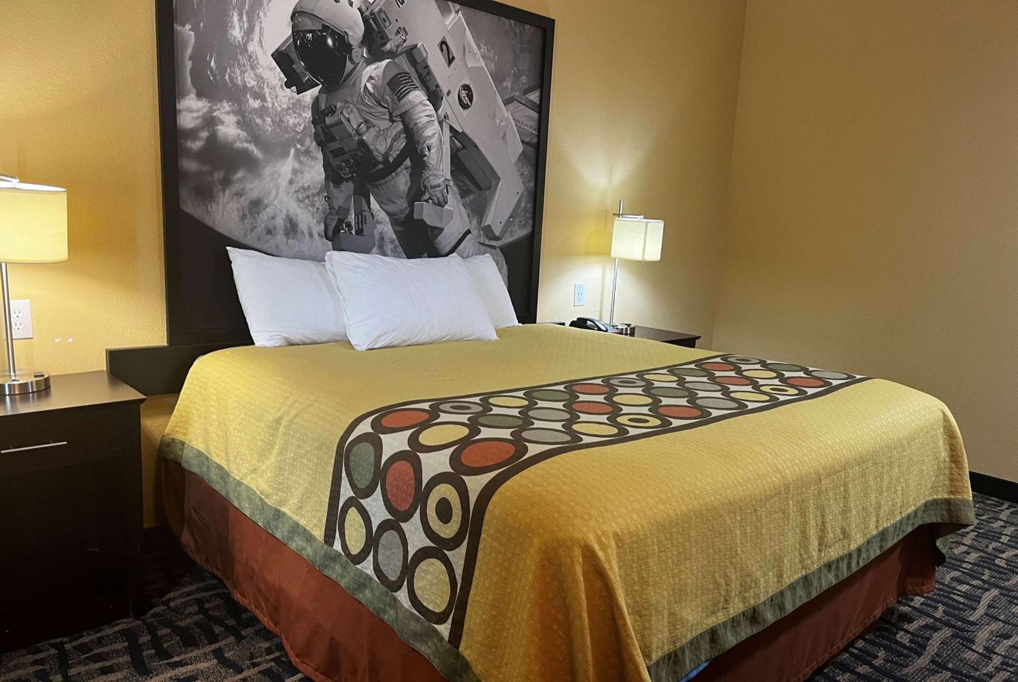 Super 8 By Wyndham Pasadena Hotel Luaran gambar