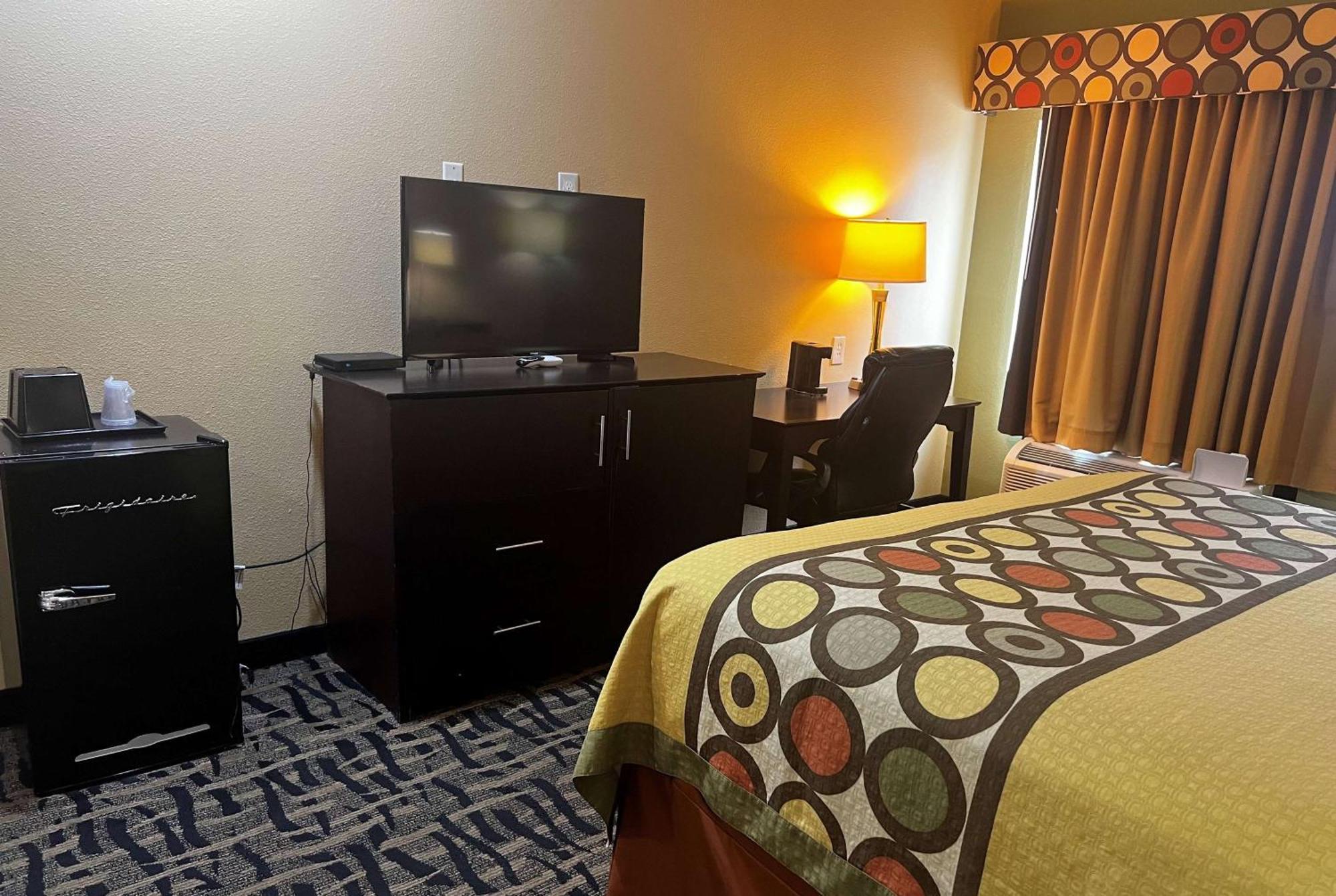 Super 8 By Wyndham Pasadena Hotel Luaran gambar