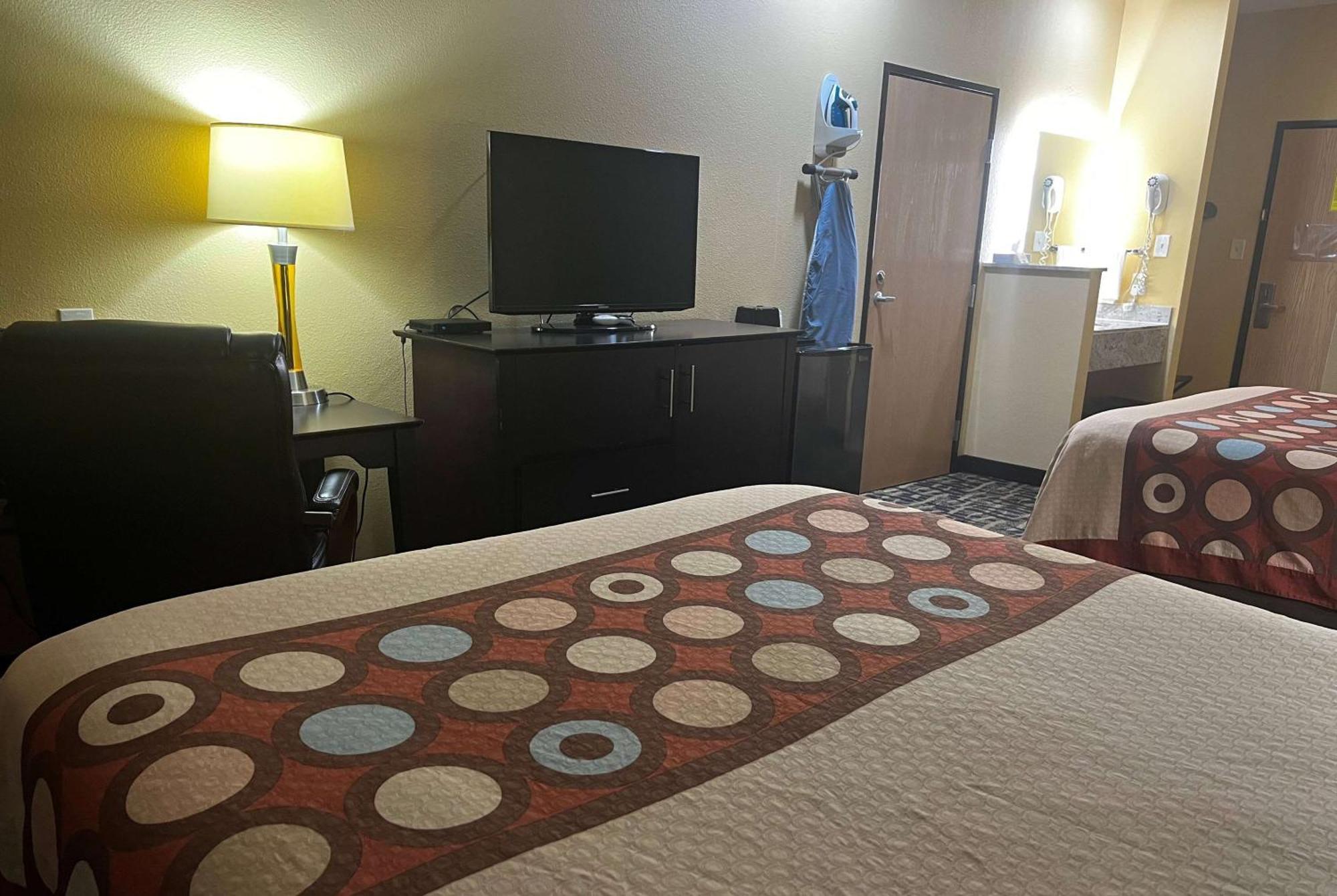 Super 8 By Wyndham Pasadena Hotel Luaran gambar