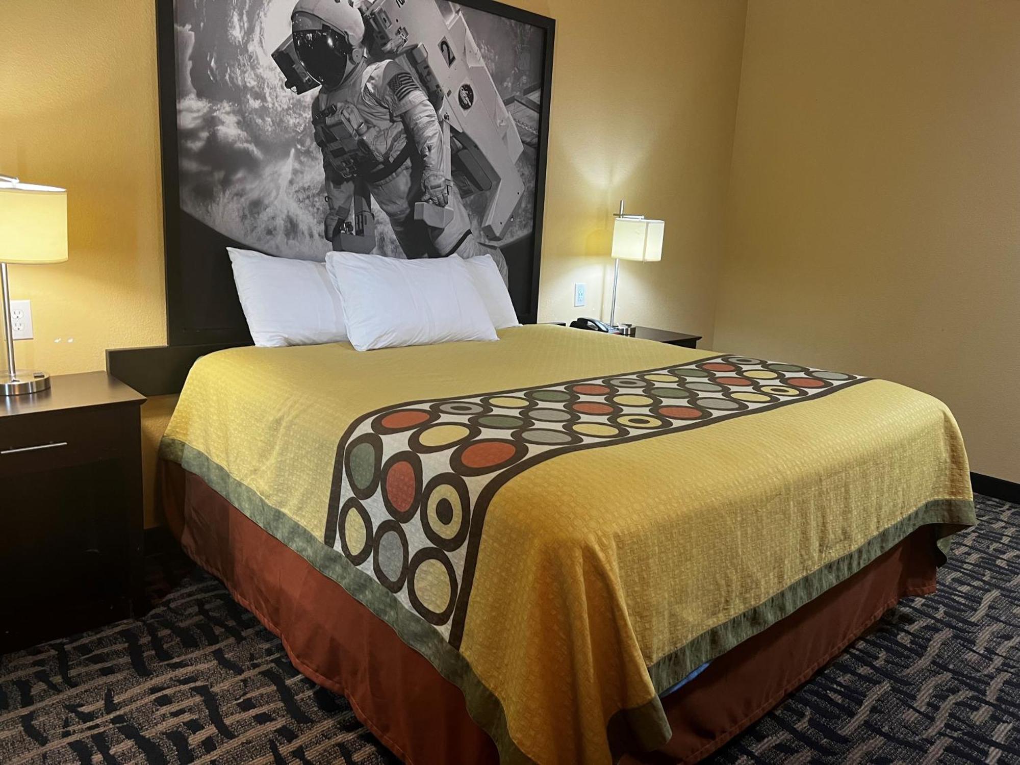 Super 8 By Wyndham Pasadena Hotel Luaran gambar