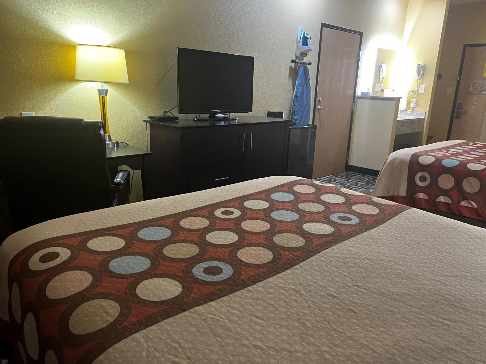Super 8 By Wyndham Pasadena Hotel Luaran gambar